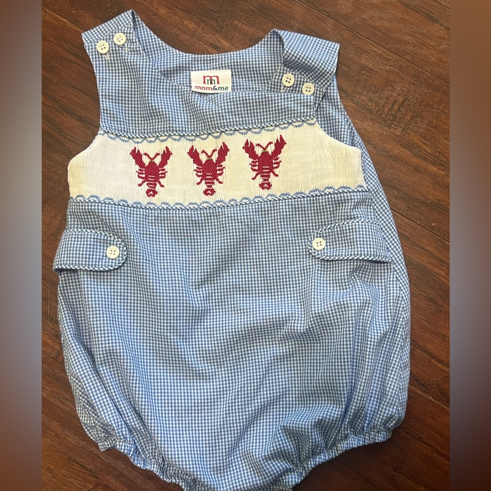 Mom&Me lobster bubble size 12 mos